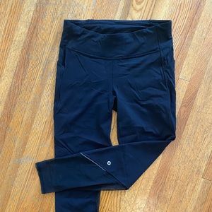 Lululemon 7/8” leggings- size 8 mesh bottoms
